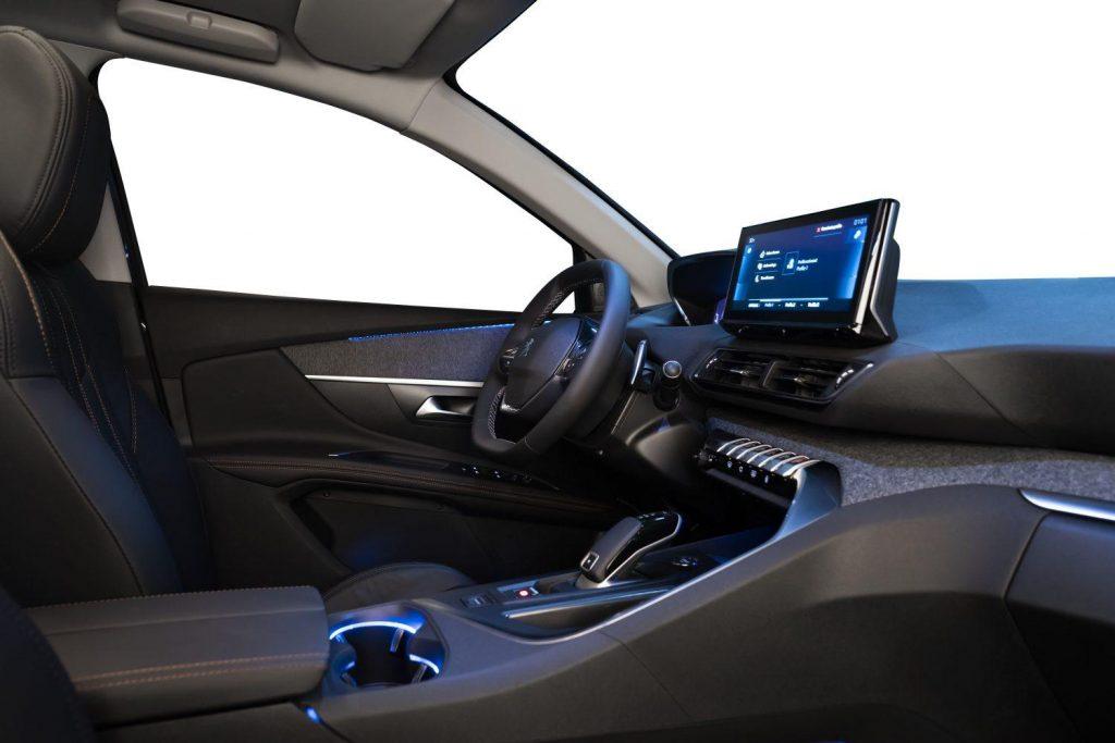 Không gian nội thất trên New Peugeot 3008